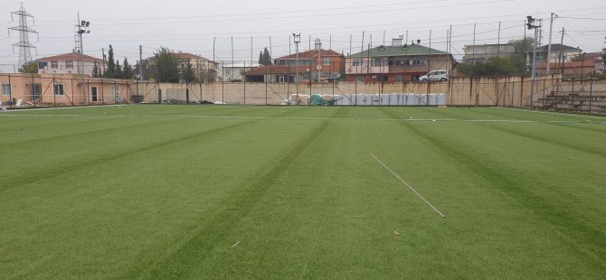 Yukarı Hereke Futbol Sahası'nda zemin çalışması tamamlanıyor