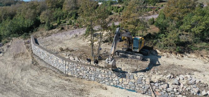 İlimtepe Mezarlığı 2. etapta taş duvar tamamlandı