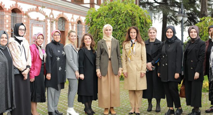 Sümeyye Erdoğan, Marmara Kadınlar Birliği’ni ziyaret etti
