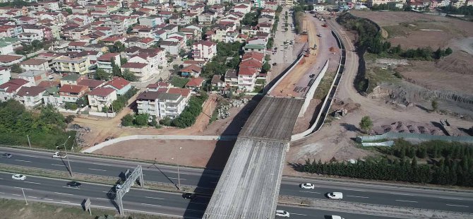 Otoyol geçiş köprüsünde  kiriş montajları tamamlandı