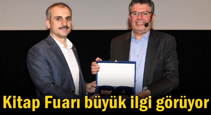 Çayırova'da Kitap Fuarı büyük ilgi görüyor