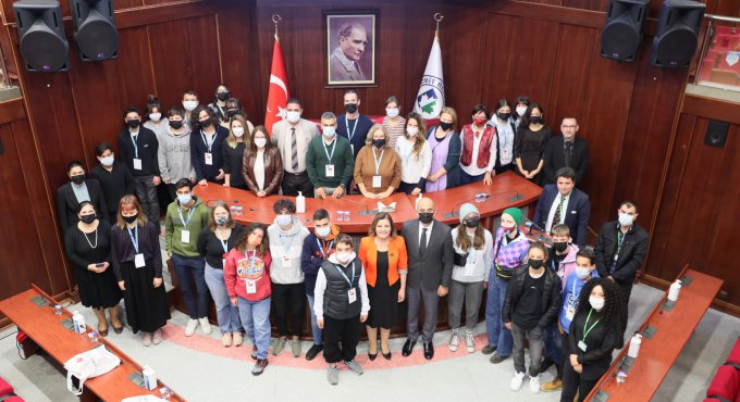 İzmit Belediyesinden yabancı öğrencilere çevre konulu seminer