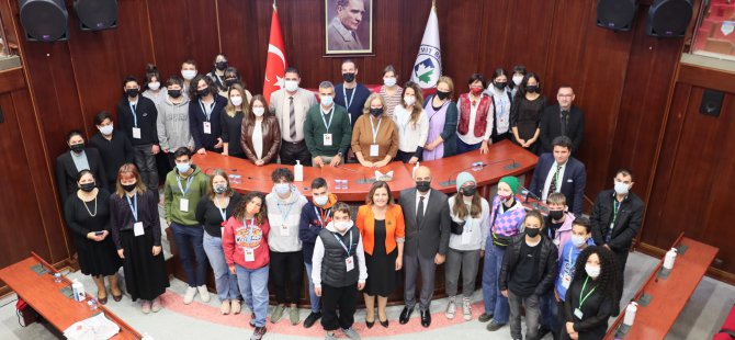 İzmit Belediyesinden yabancı öğrencilere çevre konulu seminer