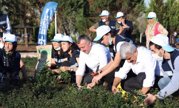 Büyükşehir’den konserli ”Hasat ve Dikim Şenliği”