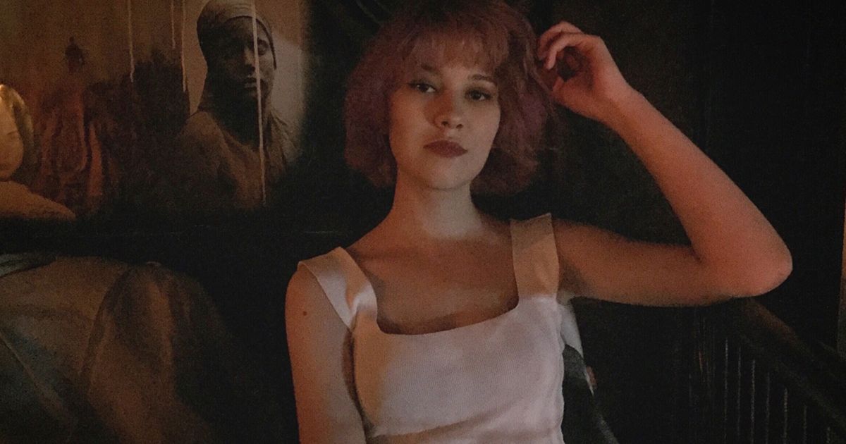 7. kattan düşen genç kadın entübe edildi