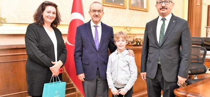 Vali Yavuz, Ahmet Eren Taşdelen ve ailesini misafir etti