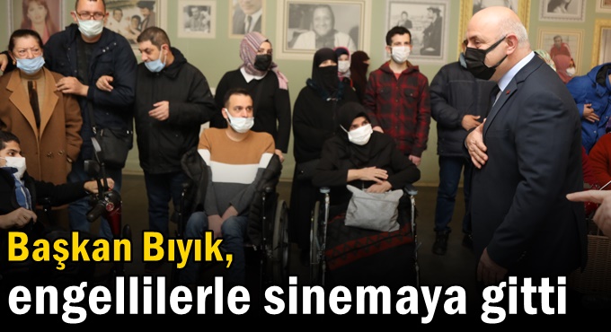 Darıca Engelsiz Yaşam merkezi’nde eğitim göre engelliler ‘kesişme: İyi ki Varsın Eren’ filmini izledi