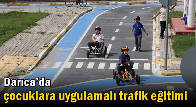 Trafik eğitim parkı'nda çocuklar direksiyon başına geçti