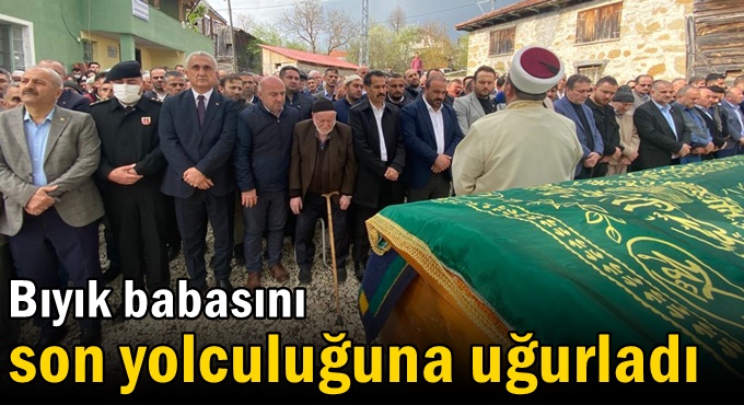 Bıyık babasını son yolculuğuna uğurladı