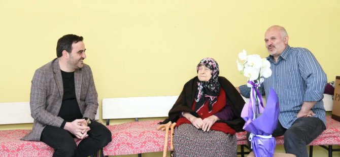 Başkan Özlü anneleri ziyaret etti