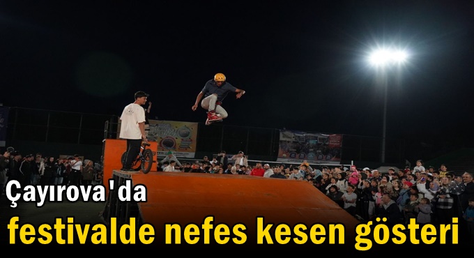 Festivalde nefes kesen gösteri