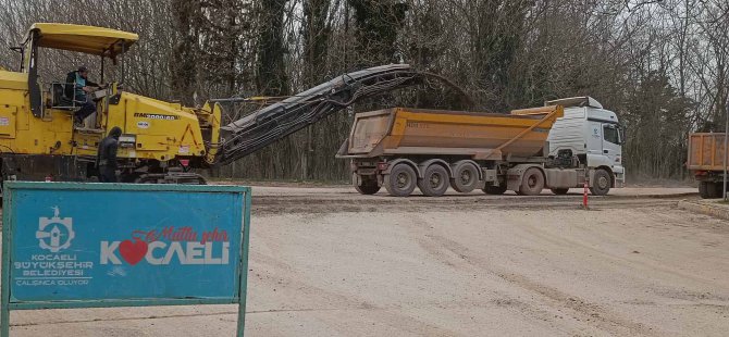 Kartepe Estergon Caddesinde üst yapı yenilendi