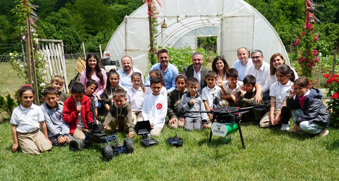 İGSAŞ, çocukların karne sevincine Cemre ve Toygar ile ortak oldu