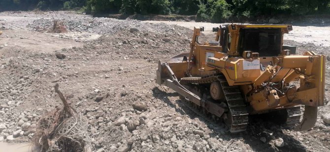 Büyükşehir ekipleri, Düzce’de yaraları sarıyor