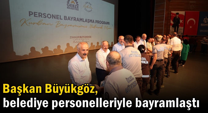 Başkan Büyükgöz, belediye  personelleriyle bayramlaştı