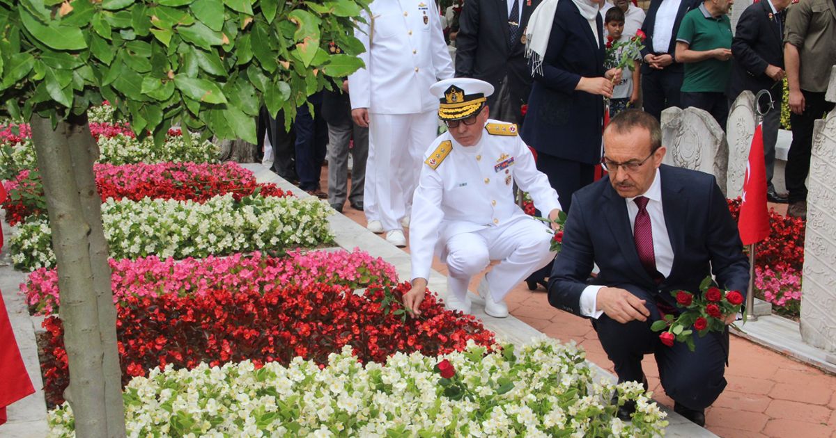 Şehitliklerde hüzünlü bayram arifesi