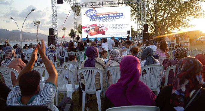 Yaz Neşesi sinema keyfi Körfez’de yaşandı