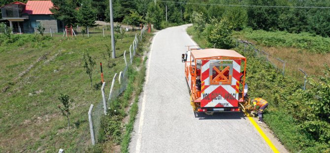 Kırsal mahalle yolları daha güvenli hale getiriliyor