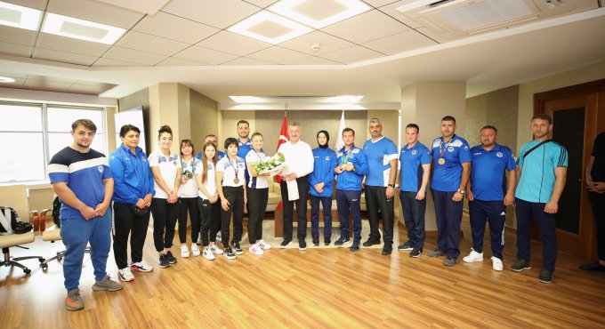 Büyükakın: “Sizler rol model olmaya devam edeceksiniz”