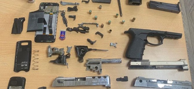 Şüphelinin evinde silah parçaları ve uyuşturucu madde ele geçirildi