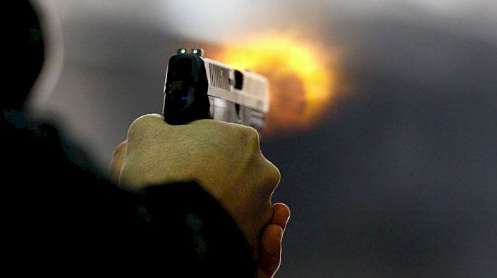 İş yerinde silahlı saldırıya uğradı!