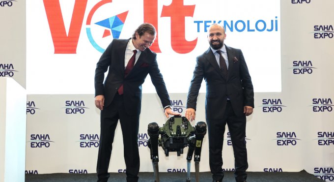 Dünyanın en gelişmiş Robot köpeği Volt Teknoloji iş birliği ile Türkiye'de