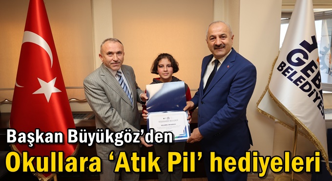 Başkan Büyükgöz’den Okullara ‘Atık Pil’ Hediyeleri