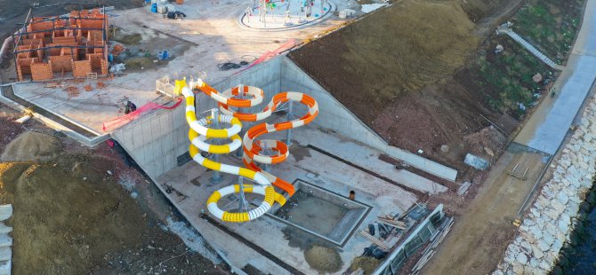 Çift kaydıraklı aquapark şekillenmeye başladı