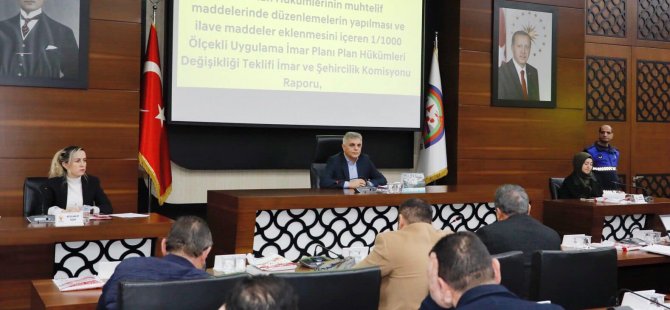 Körfez Belediyesi’nden 12 yardım tırı!