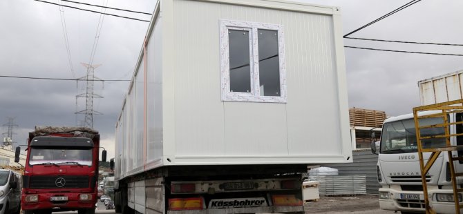 Sahra hastanesi için konteynerler yola çıktı