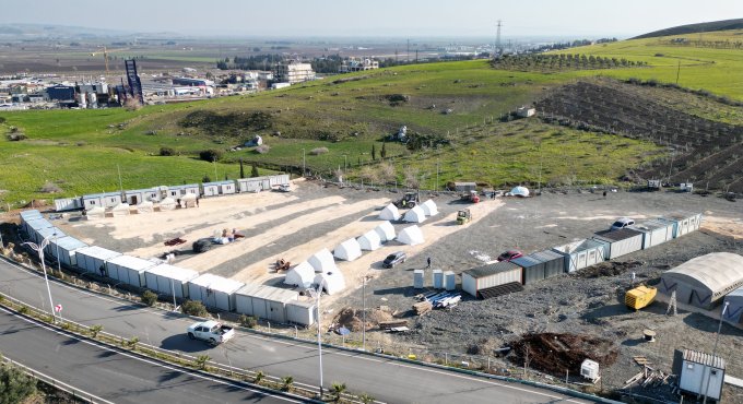Koruma Hatay Kırıkhan’da  konteyner ve çadır kent kuruyor