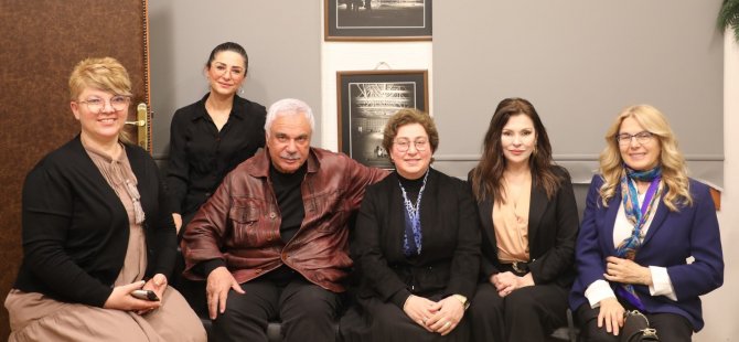 Şehir Tiyatrosuna usta oyunculardan tam not