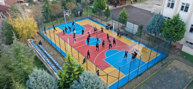 Büyükşehir’den 120 okula daha basketbol ve voleybol sahası