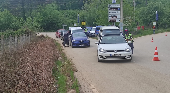 Kocaeli'de yol uygulamasında uyuşturucu ele geçirildi