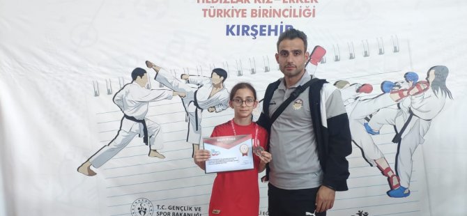 Körfezli Leylanur Türkiye üçüncüsü oldu