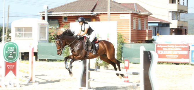 Minik binicilerin kalbi “Sporun Başkenti Kocaeli”de attı