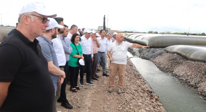 Muhtarlardan Dip Çamuru Temizliğine tam not