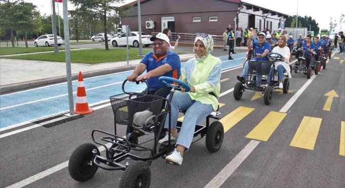 Özel öğrenciler Trafik Eğitim Merkezi’nde  hem eğlendi hem öğrendi