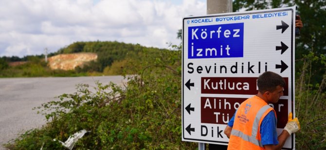 Kırsal mahallelerin işaret ve yönlendirme levhaları yenileniyor
