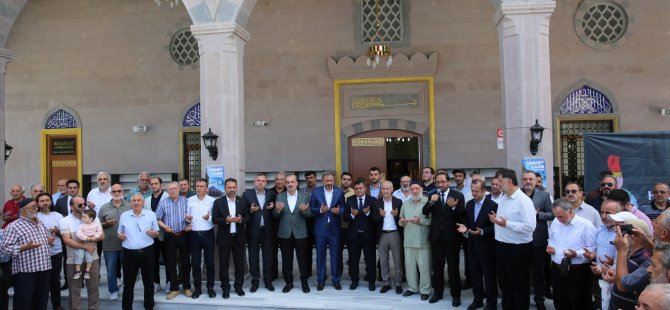 Ümmet Camii dualarla açıldı