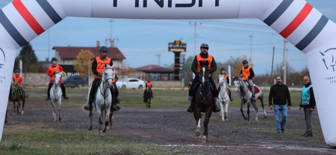 Tarihi İpekyolu’nda ilk atlı yarış