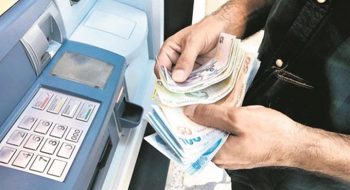 ATM'lerden maaş çekme sorunu devam ediyor! Meclis soruna el attı