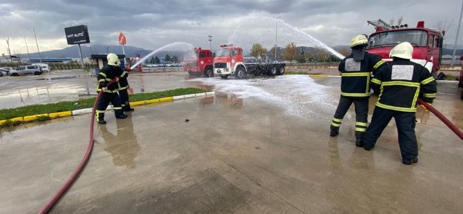 Acil durum ekiplerine Büyükşehir İtfaiyesinden eğitim