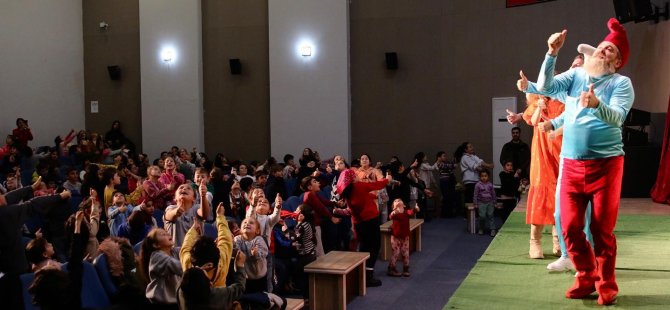 Çocuklar ‘Çok Şirin Hikaye’ ile doyasıya eğlendi