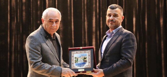 Nurullah Genç şiirleriyle gönüllere dokundu