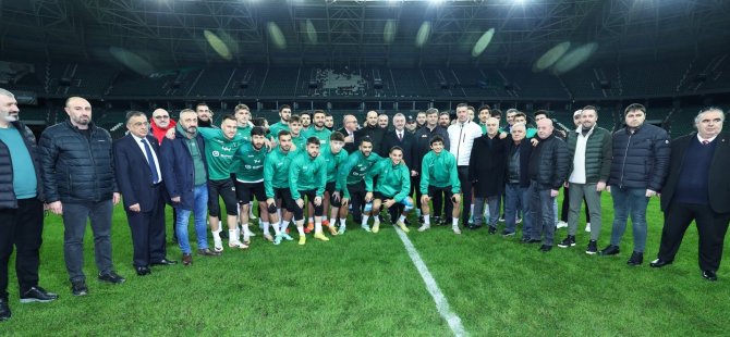 Büyükakın’dan kritik maç öncesi Kocaelispor’a moral ziyareti