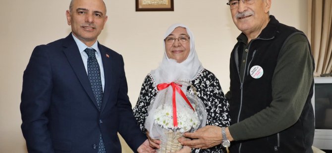 Başkan Söğüt’ten asırlık çiftlere anlamlı sürpriz