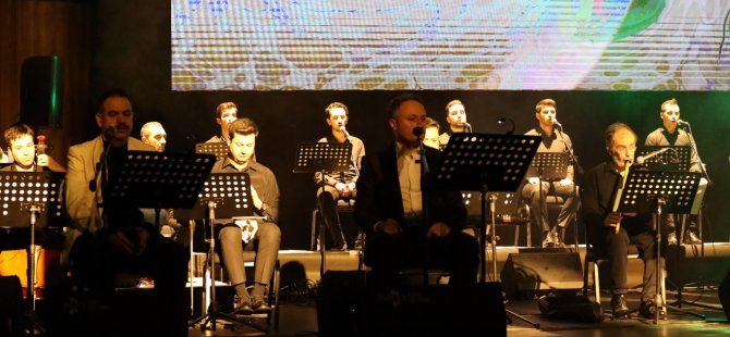 Aşkın Peygamberi gönüllere dokundu