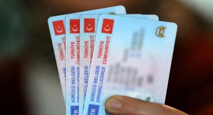 Ehliyeti olanlara kara haber! Eğer bunu yapmadıysanız 12 bin lira cezası var