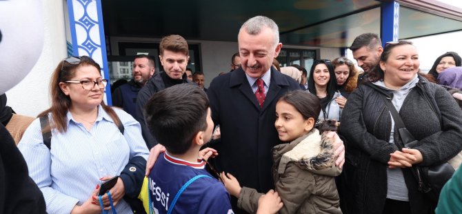 Başkan çocukların Ramazan şenliğine katıldı